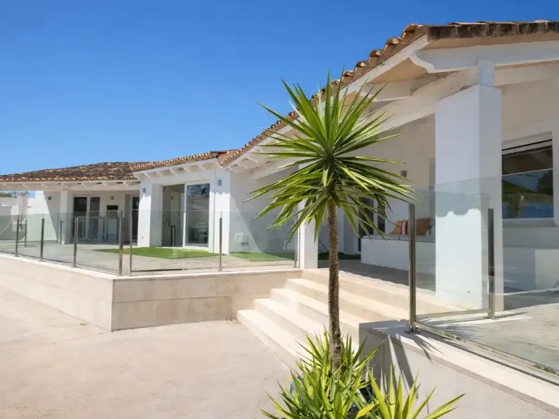 Discover this spectacular luxury finca with guest house in Llucmajor, located in one of the quietest and most authentic areas of the south — photo 3