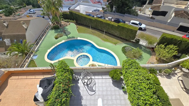 VE-JHRE065 – Beautiful 3-bedroom duplex with terrace and rooftop with sea views in the elevated residential area of Cas Català Nou — photo 4