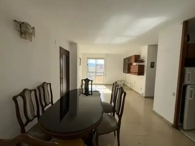 3-bedroom apartment, bathroom and laundry room. Sea views and Palma Bay. 2 elevators, video surveillance. To be updated. Great opportunity for — photo 6