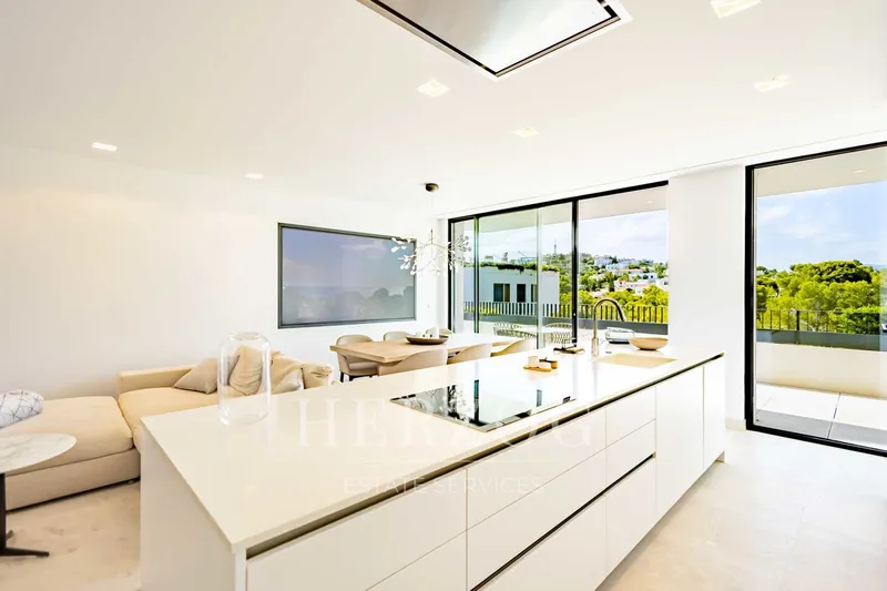 Modern penthouse with sea view, roof terrace and pool in exclusive residential complex — photo 12