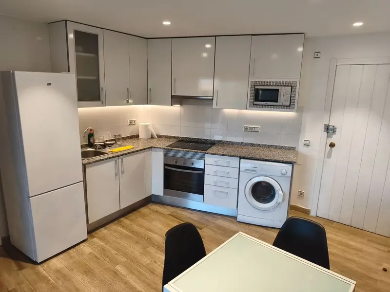 Renovated apartment 2020, 1 bedroom. From September to June (negotiable). Ideal for teachers. Water supply and community fees included in the price. — photo 5