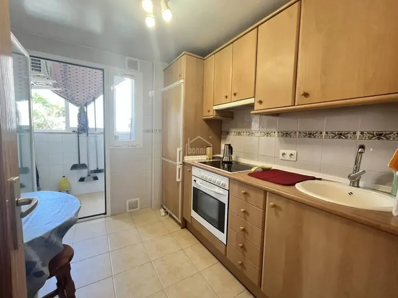 Impecable y soleado apartamento en primera planta, situado muy cerca de la playa de Cala Bona, del bonito puerto pesquero de la zona, así co — photo 10