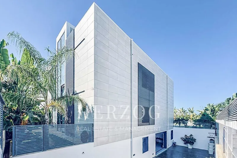 Exclusive designer residence with modern living concept in Puig de Ros — photo 6