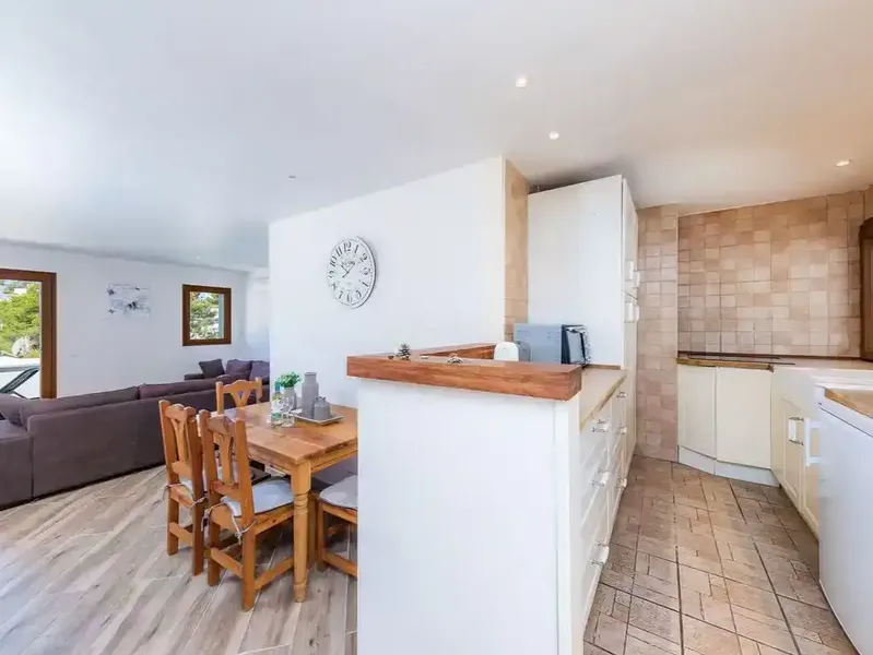El Apartamento está situado en el corazón del pueblo de Cala D'Or, en la planta baja elevada de un complejo de apartamentos. El alojamiento  — photo 12