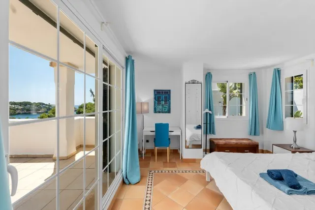 Frontline beach villa with sea views for sale in Cala d'Or, Southeast Mallorca — photo 9