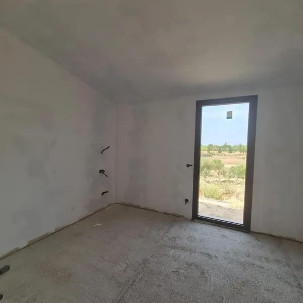 This rustic finca still pending completion, located on the outskirts of Llucmajor, has unobstructed views of the countryside, the land is — photo 11