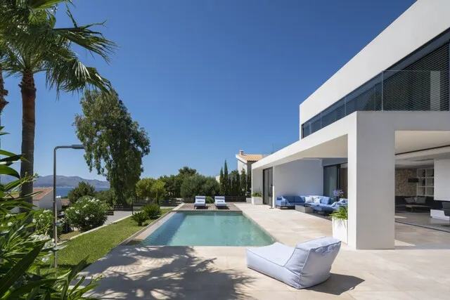 Stylish coastal villa with sea views for sale in Bonaire, North Mallorca — photo 2