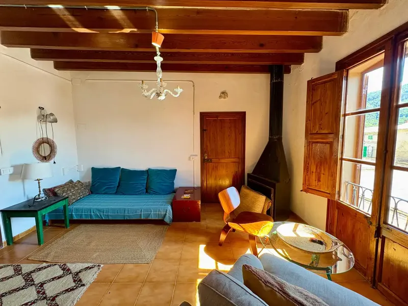In the center of Andratx, this cozy penthouse is located in a Mallorcan house divided horizontally into two. — photo 12