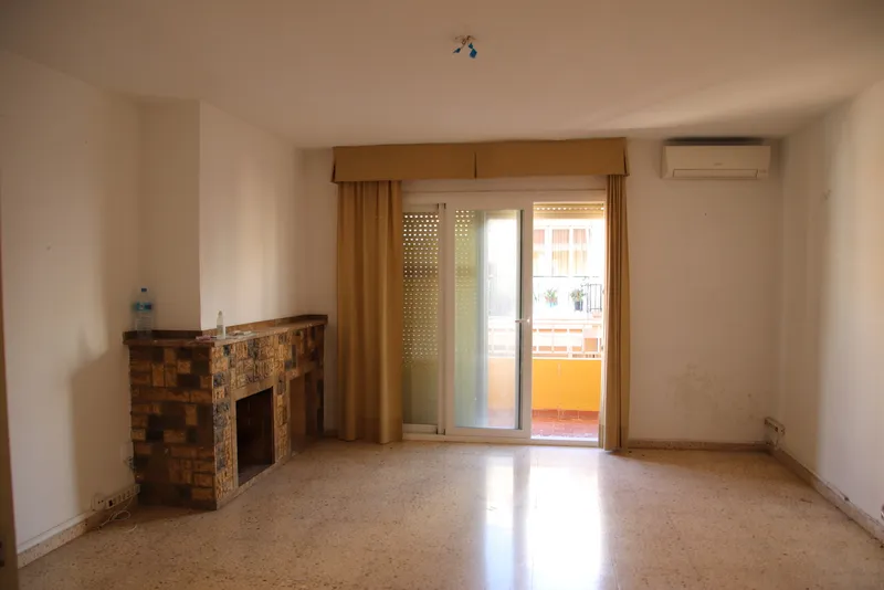 Four bedroom apartment in Palma (S´Escorxador area) with balcony and lift — photo 1