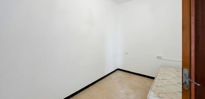 19th-century house to renovate in Ses Salines: 160 m², 2 entrances, terrace — photo 10