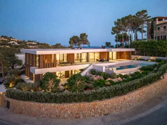 Grandiose villa in a privileged location with sensational views — photo 3