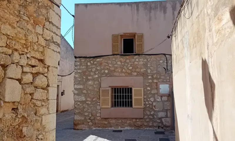 Village house for renovation — photo 2