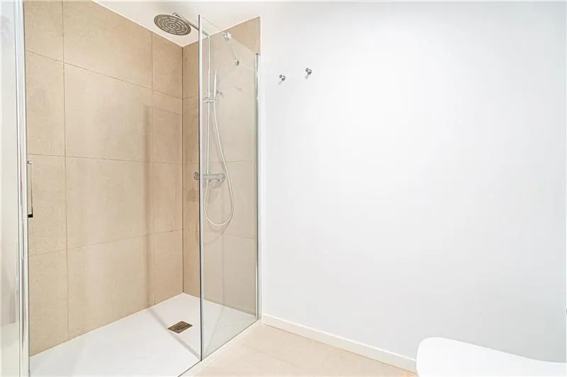 Brand new. Ground floor flat with a terrace in a residential complex with a swimming pool in Palma — photo 9