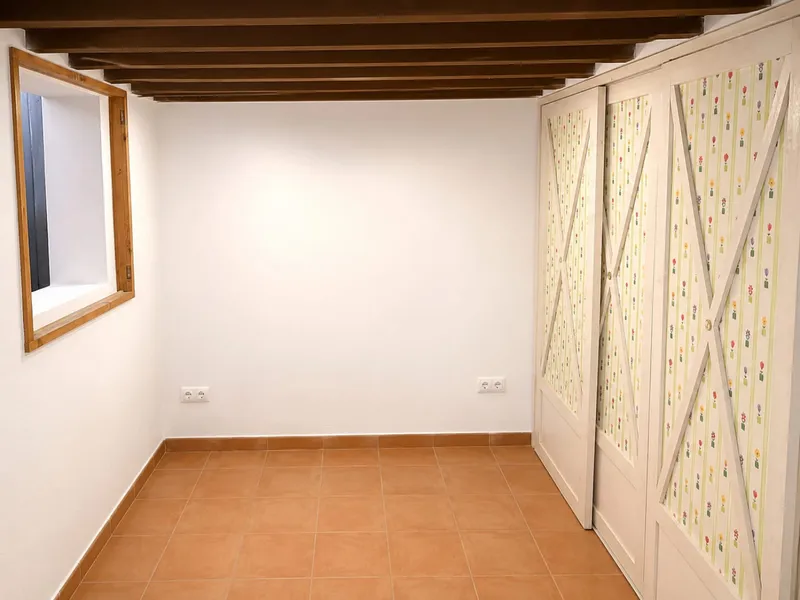 Commercial in Palma de Mallorca — photo 12