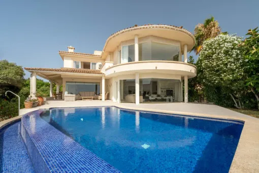 Puerto Alcudia, luxury property with impressive panoramic sea views on the Alcanada golf course, overlooking the bay of Alcudia — photo 1