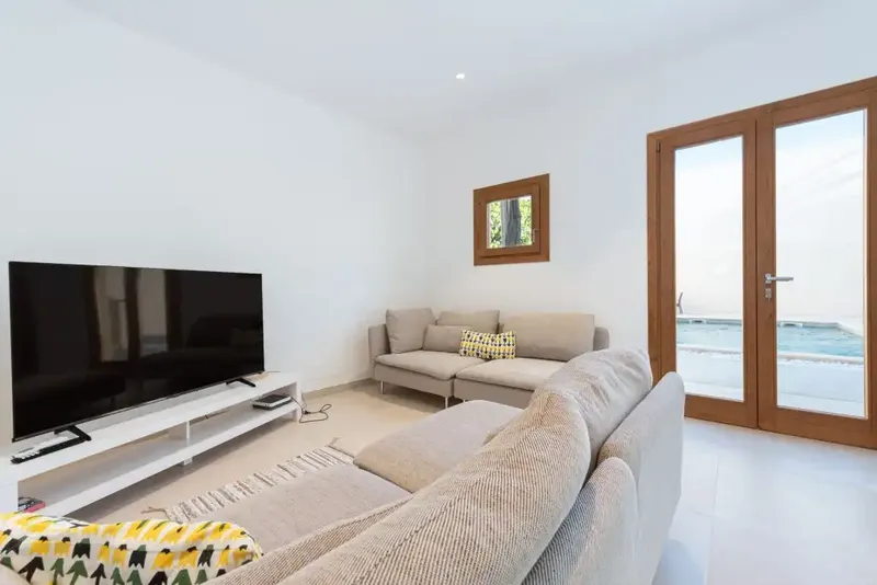 This spacious village house has been lovingly renovated and is located on one of the most sought-after streets in Sa Pobla. — photo 7