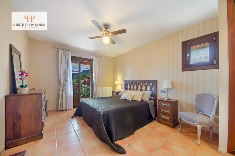 This spacious detached house is located in a quiet area at the foot of the Serra de Tramuntana, a World Heritage Site — photo 9