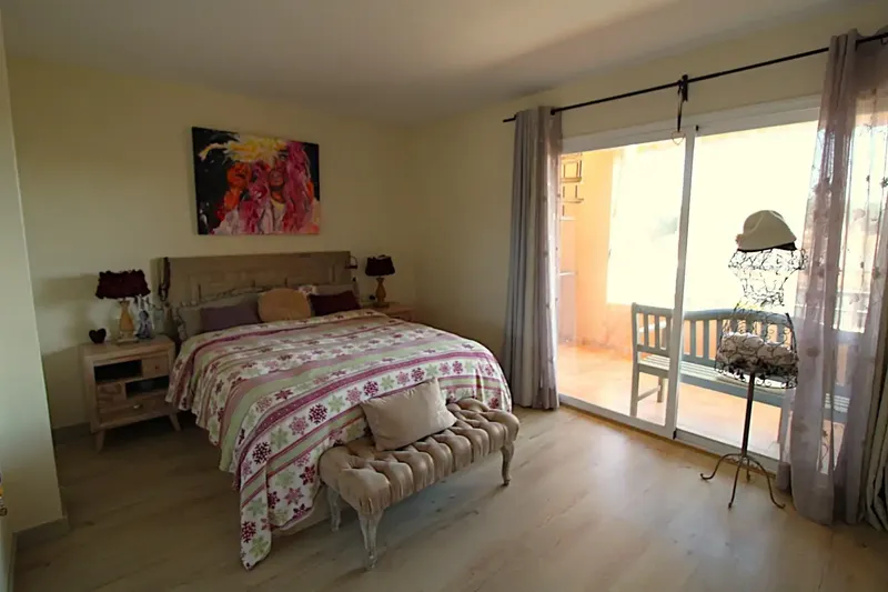 Fantastic duplex penthouse for sale in Maioris. It consists of living-dining room, equipped American kitchen and laundry room, and access to terrace with views — photo 11