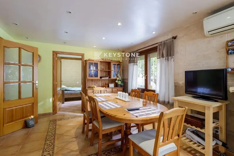 Descubre este encantador chalet en Palmanova, una propiedad amplia, privada y versátil, ideal para disfrutar de Mallorca durante todo el año — photo 8