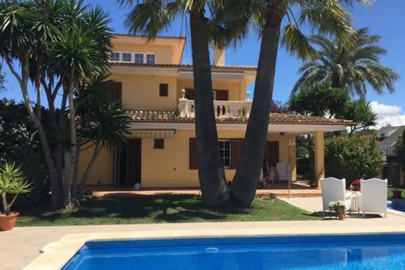Beautiful villa with pool for rent — photo 1