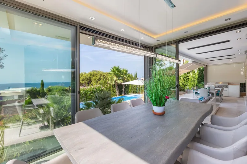 Design villa with sea views and exclusive amenities — photo 9