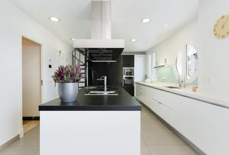 Vacation rental: Designer villa for rent by weeks in Cas Català — photo 5