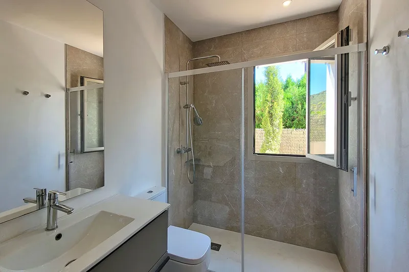Modern terraced house with pool for rent — photo 11