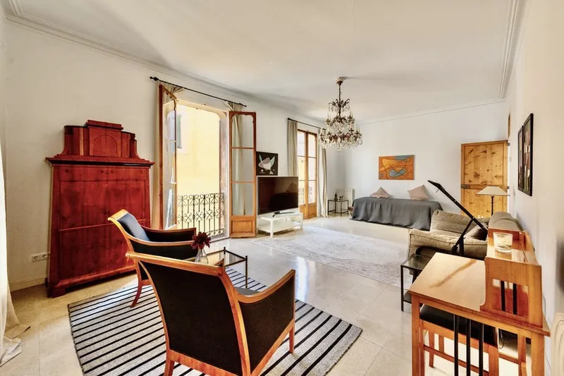 Beautiful modernist flat in Palma old town — photo 3