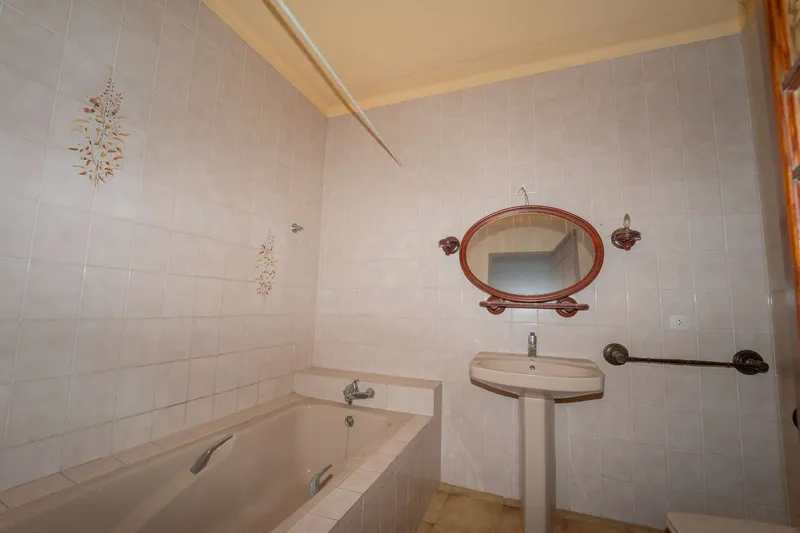 Townhouse in Felanitx with project and large plot — photo 5