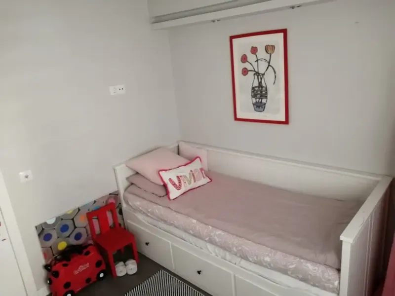 This is a completely renovated ground-floor property in very good condition. It is located in Port Adriano, accessed via the slope — photo 10