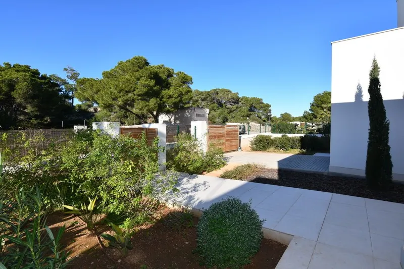 New and modern villa with beautiful sea views in Cala D'Or — photo 4