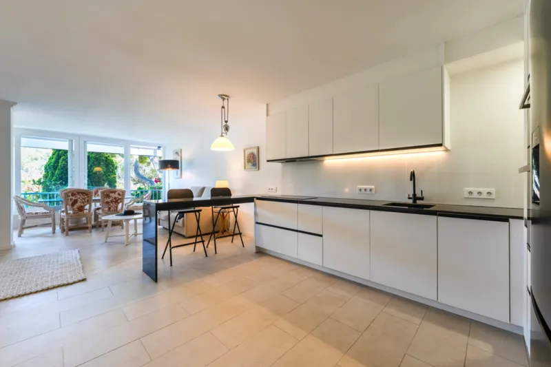 Fully Renovated Duplex Apartment Near the Beach - Open Living-Dining Area with Kitchen (12616) — photo 1