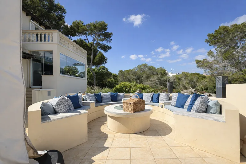 Spacious villa with sea views and great potential in Sol de Mallorca Mas — photo 4