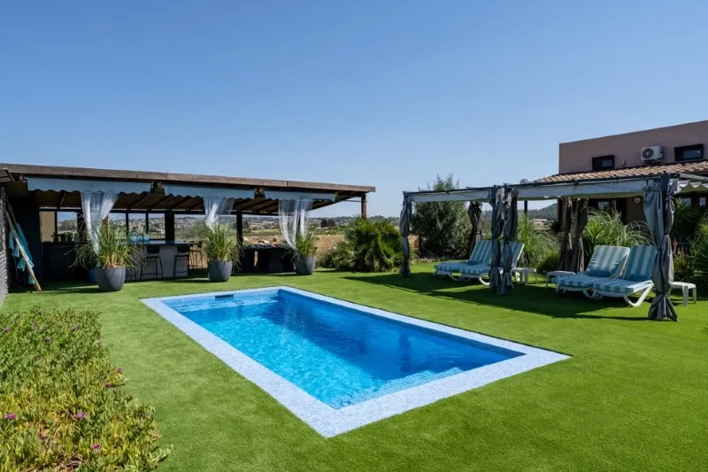 Idyllic country house in Montuïri with holiday rental permit, private well and mountain views — photo 1