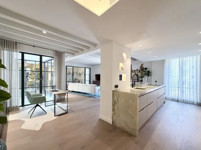 Elegant luxury old town flat in Palma — photo 1