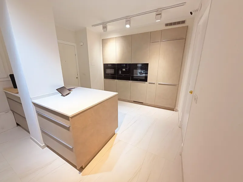 Exclusive and stylishly refurbished apartment on the Paseo Marítimo, Palma de Mallorca — photo 6