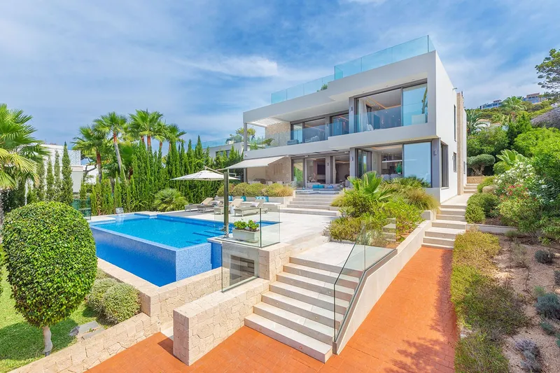 Design villa with sea views and exclusive amenities — photo 3