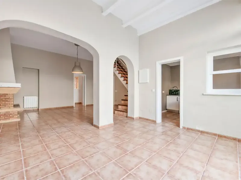 Ideal opportunity to acquire a large terraced house in the popular area of Portixol. — photo 2