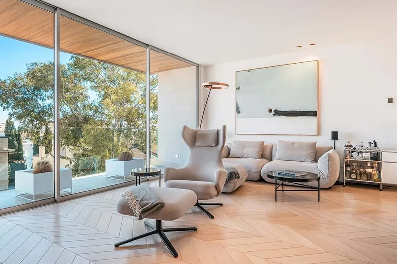 Stunning penthouse with private rooftop pool in prime location — photo 12