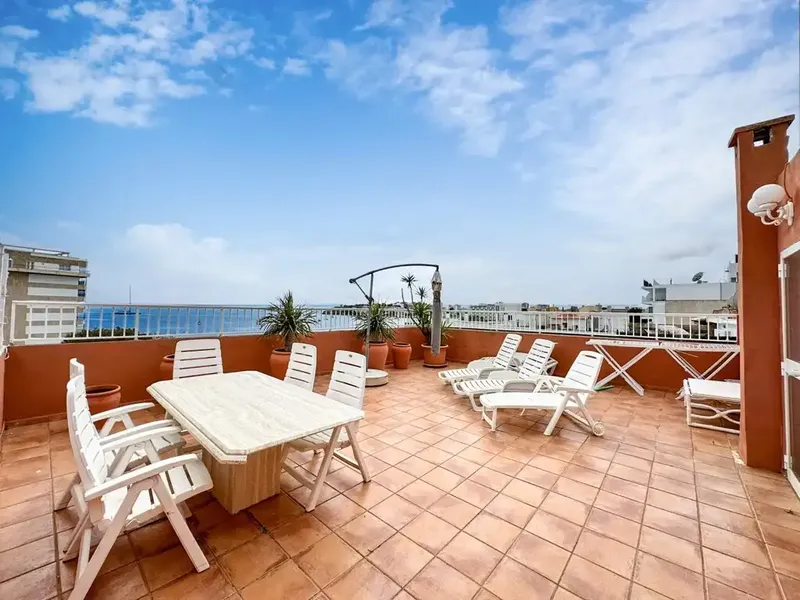 Duplex penthouse with sea views in Palmanova — photo 6