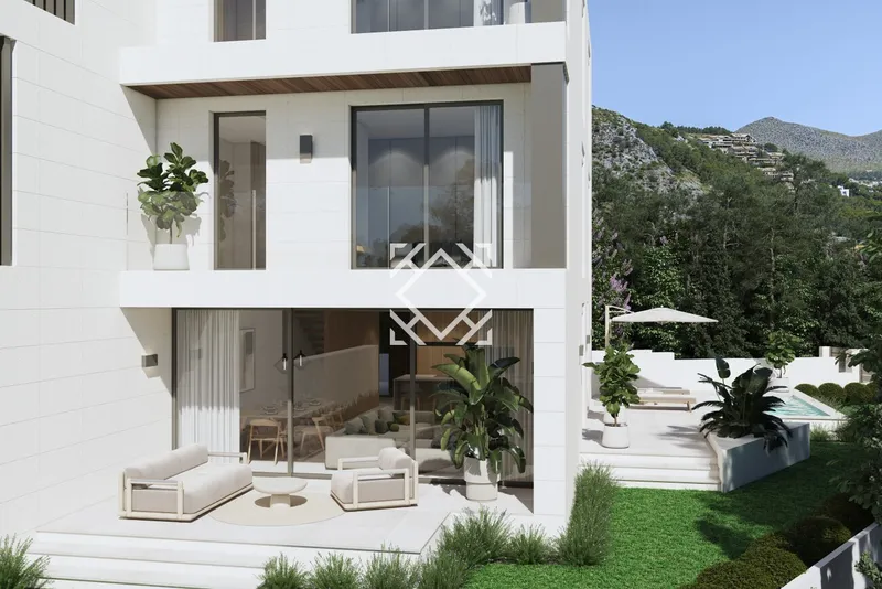 Exclusive Seaside Properties for Sale in Puerto de Pollensa — photo 1
