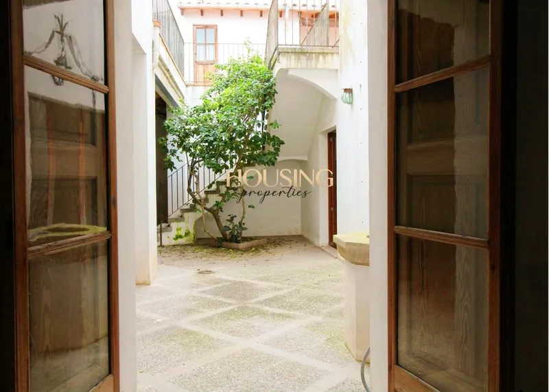 GRAN CASA SEÑORIAL EN EL CORAZÓN DE LLUCMAJOR — photo 1