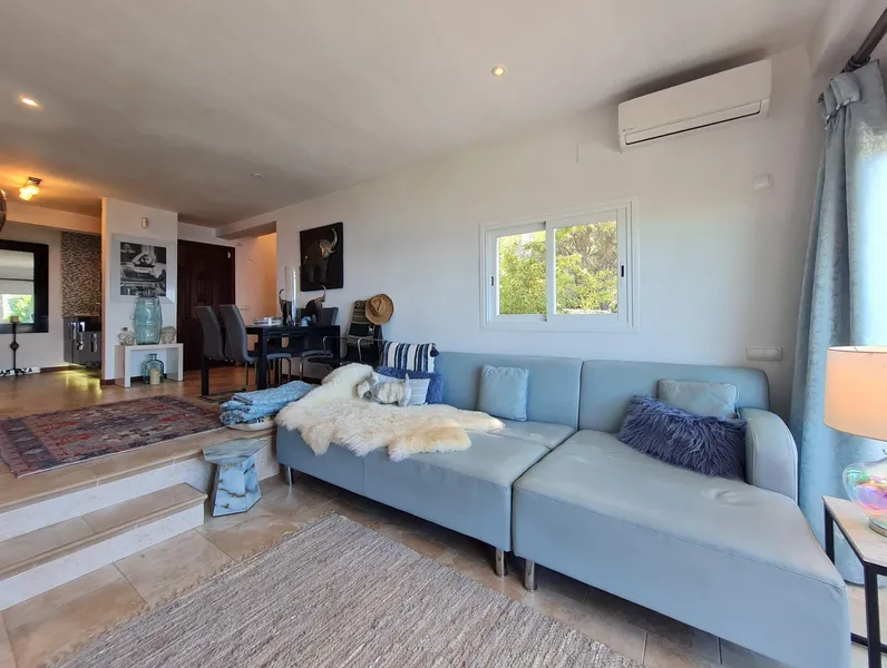 Coastal property with stunning sea views — photo 3
