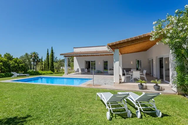 Modern family villa for sale in a prime area, near Pollensa, North Mallorca — photo 2