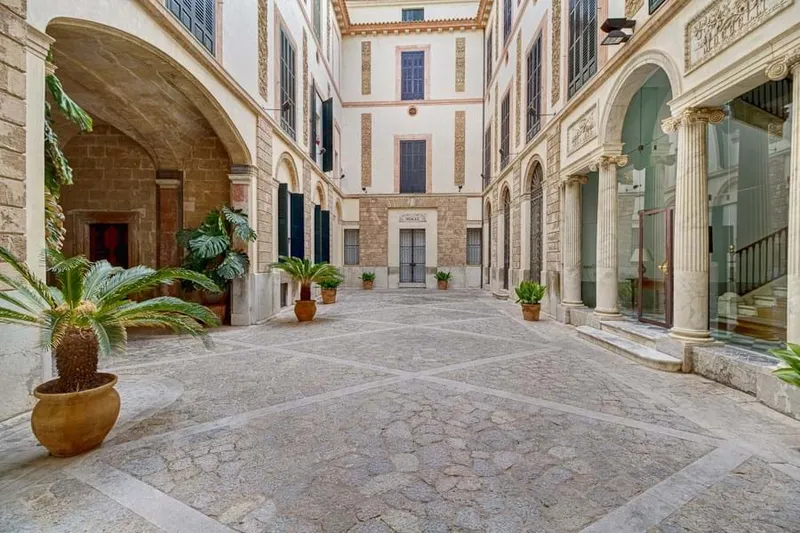 Sophisticated Old Town duplex penthouse in prime Sant Jaume – Palma — photo 2