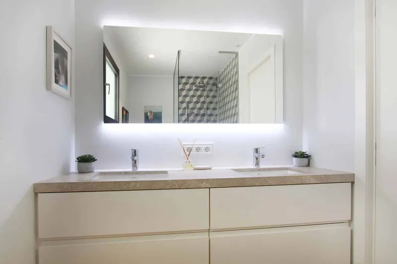 Bright 6-bedroom villa for rent — photo 10