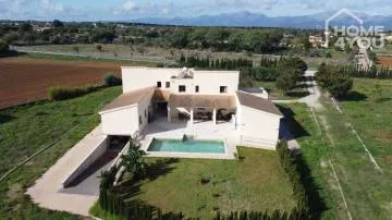 Modern finca with 16,600m² plot, 382m², 7 bedrooms, 4 bathrooms, pool, garage, air conditioning, underfloor heating — photo 1