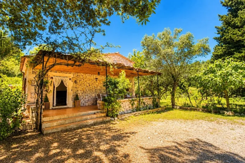 Charming Reformed Rustic Retreat Walking Distance to Pollensa Old Town — photo 1