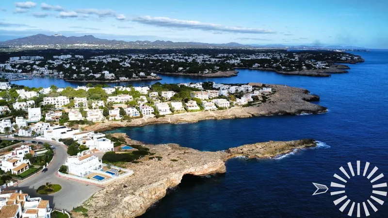 Seafront Plot for Sale in Cala d'Or, Mallorca — photo 2