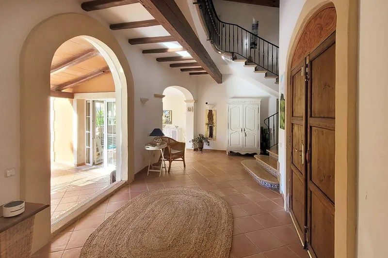 3-bedroom villa with pool for rent — photo 3